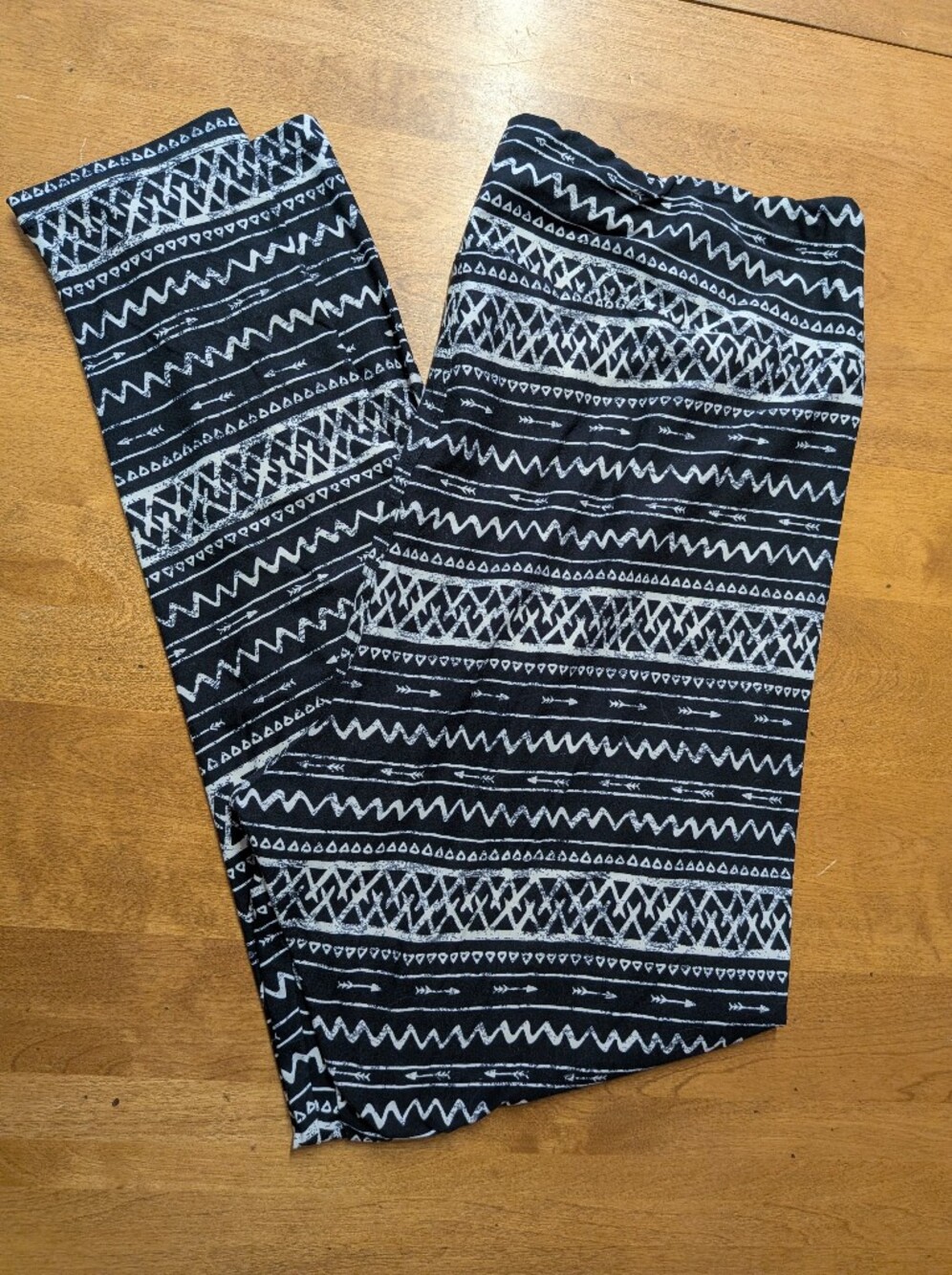3/$12 New Black & White Tribal Print Leggings